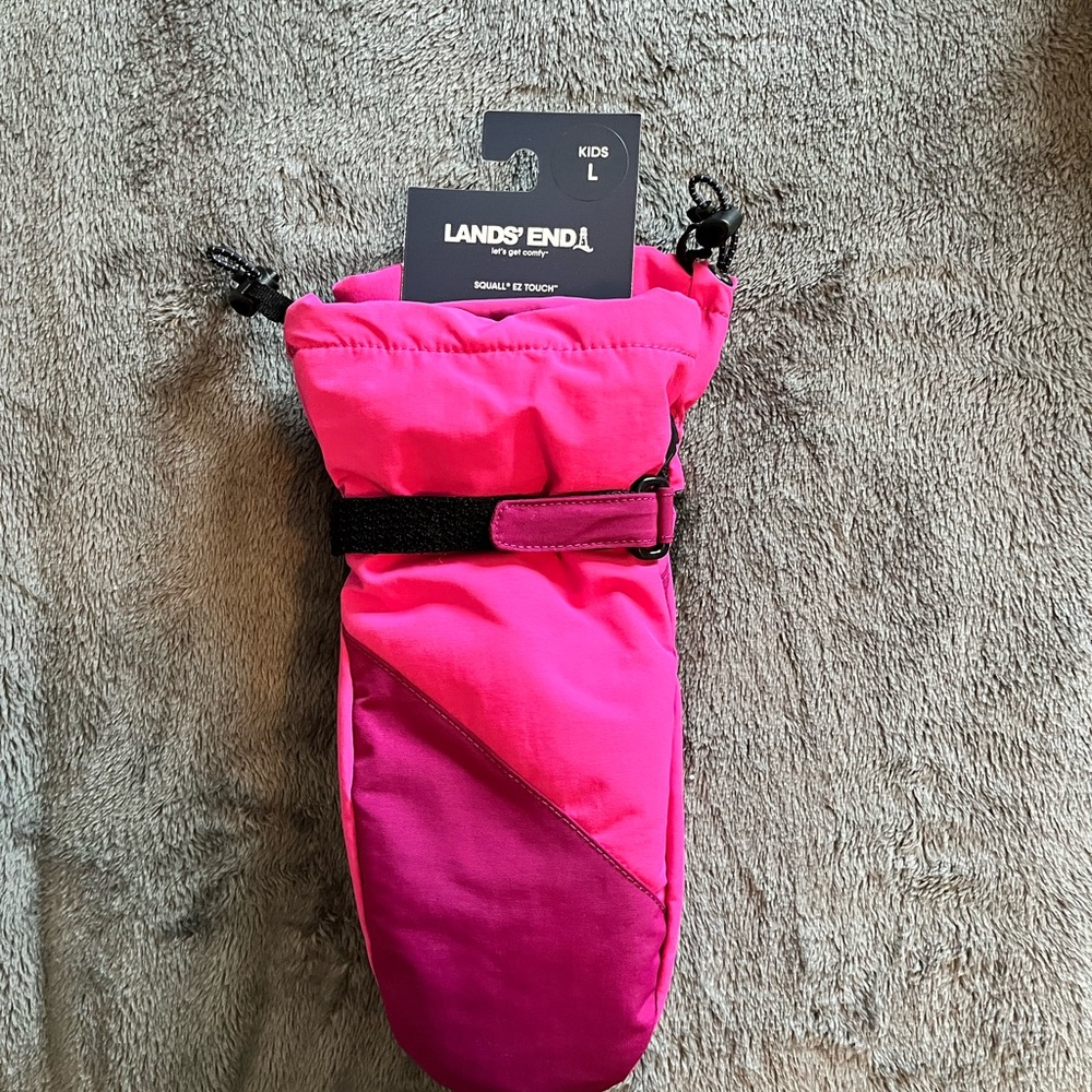 Lands' End Fuchsia Mittens with Strap